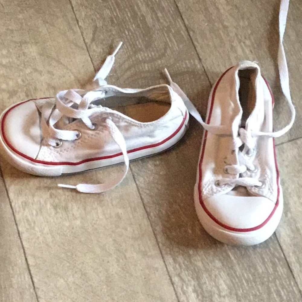 White toddler converse 8